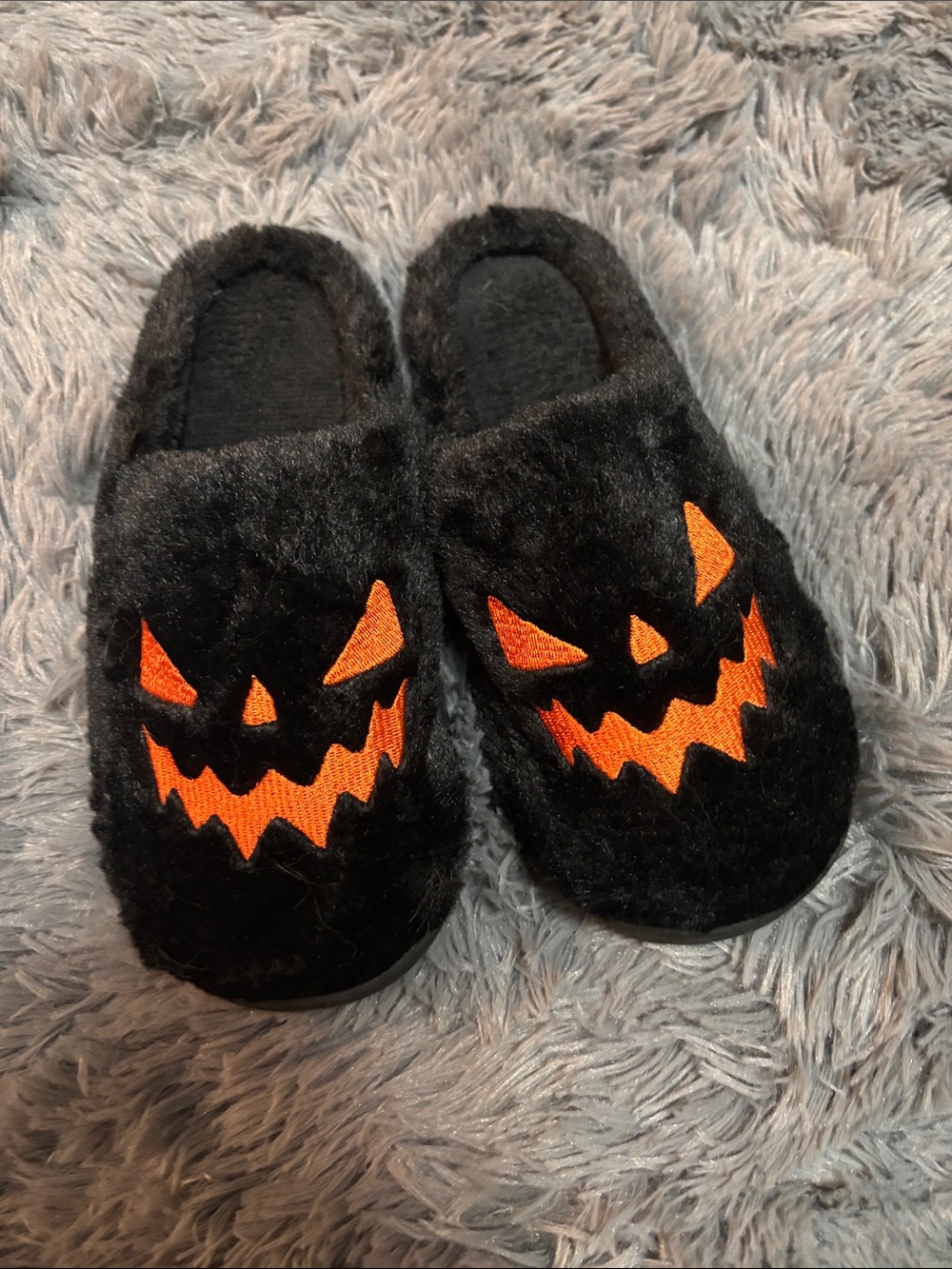 Black Plush Halloween Jack-O'-Lantern Slippers NEW size 7/8